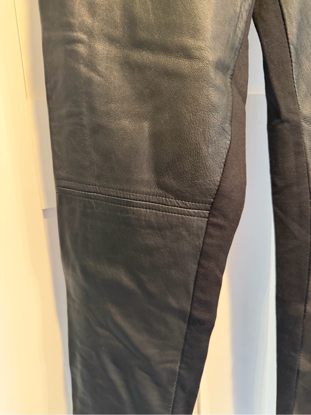 NWT GUESS BY MARCIANO Black Leather Leggings SZ 6 - Picture 2 of 7